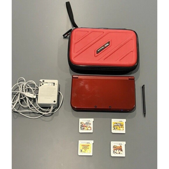 Nintendo NEW 3DS XL Console (RED-001) OEM Charger 2GB SD Stylus w 4 Games + Case - Picture 1 of 14